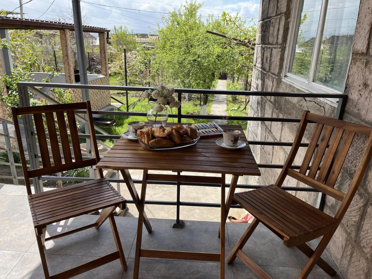 Kharberd House: Long & Short-Term Rental Yerevan Exterior photo